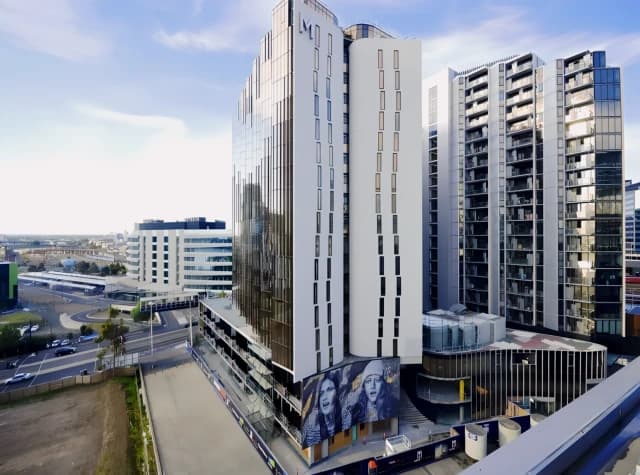 1903/677 La Trobe Street