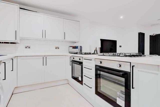 42 Egerton road, L15 image 5