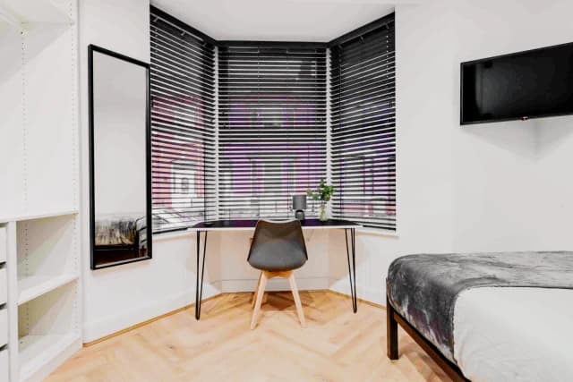 42 Egerton road, L15 image