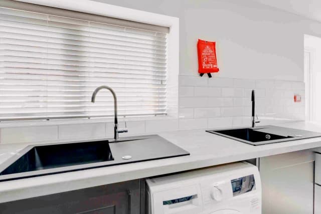 48 Thornycroft road, L15 image