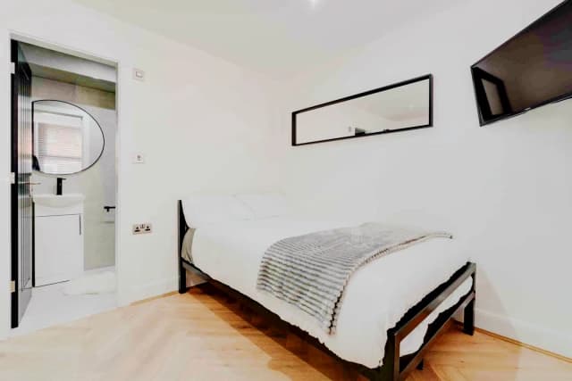 48 Thornycroft road, L15 image