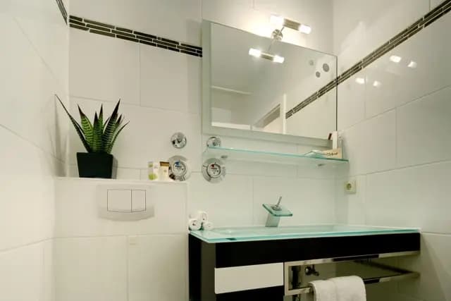 Studio near Petuelring metro station