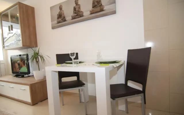 Studio near Petuelring metro station