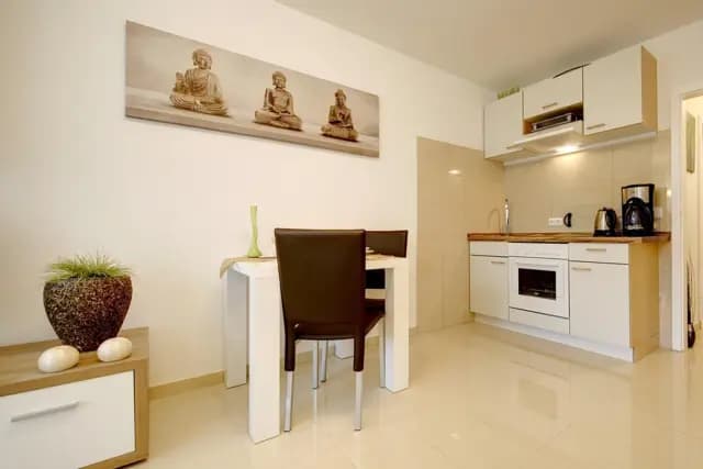 Studio near Petuelring metro station