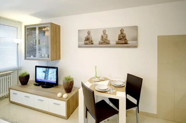 Studio near Petuelring metro station