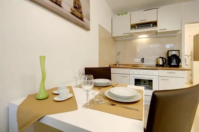 Studio near Petuelring metro station