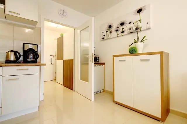 Studio near Petuelring metro station