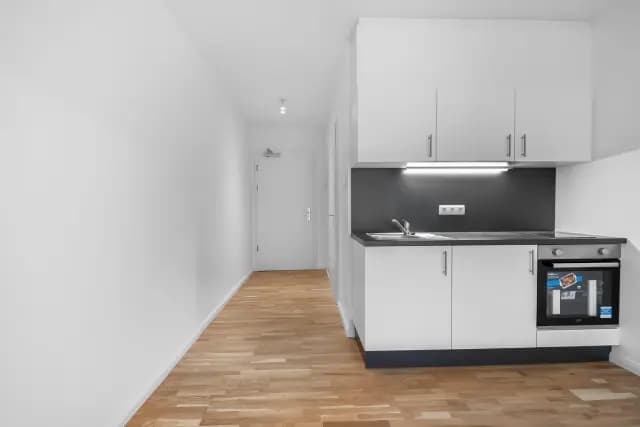 Unfurnished studio in Lichtenberg