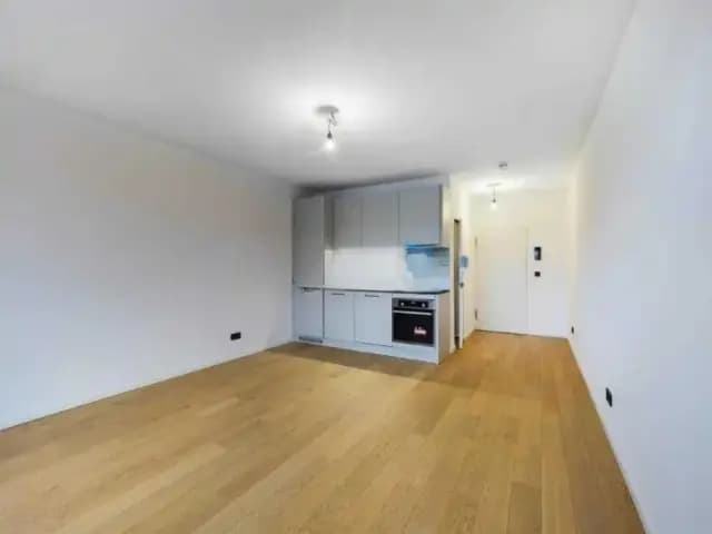 Unfurnished studio in beautiful Wilmersdorf