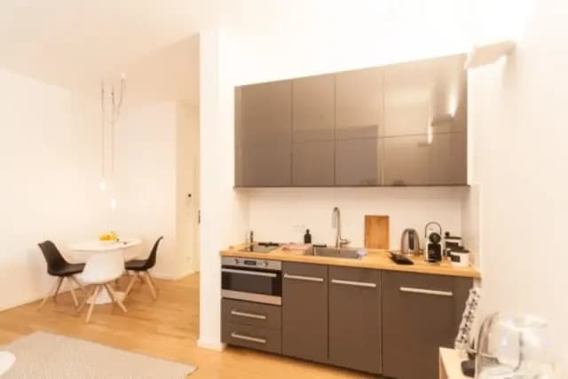 Comfy studio close to U Senefelderplatz metro station