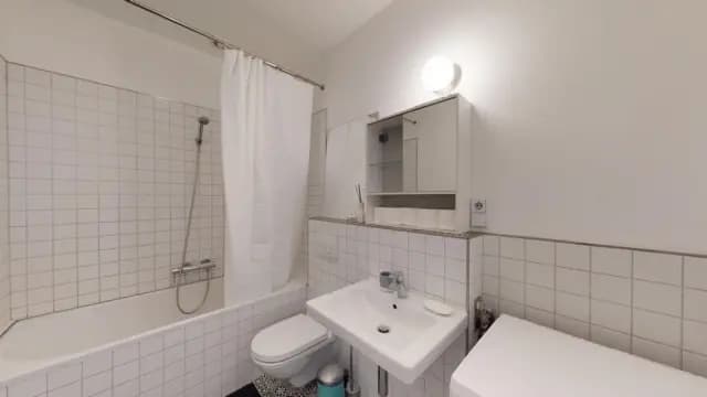 Bright studio with balcony near Viktoriapark