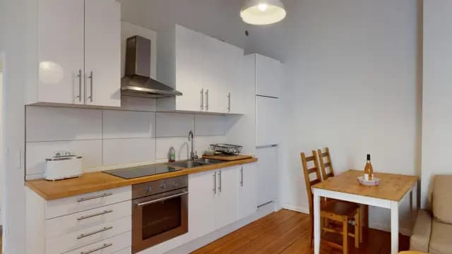 Bright studio with balcony near Viktoriapark