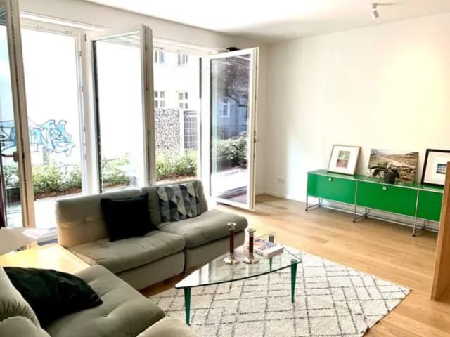 Welcoming studio near the Frankfurter Allee transport station