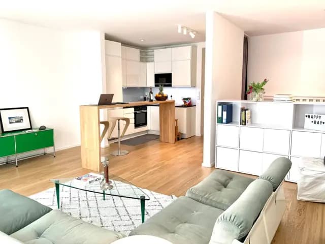 Welcoming studio near the Frankfurter Allee transport station