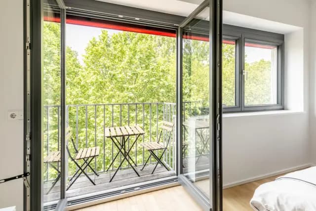1-bedroom apartment, with outdoor area