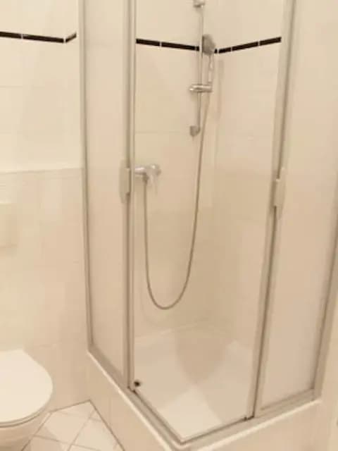 Bright and comfortable studio near the Frankfurter metro