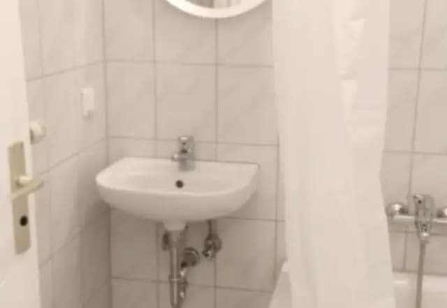 A beautiful flat for single/couple in Schillerkiez on Hermannstrasse, Neukölln