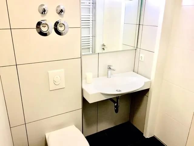 Comfy studio close to Rathaus Steglitz metro station