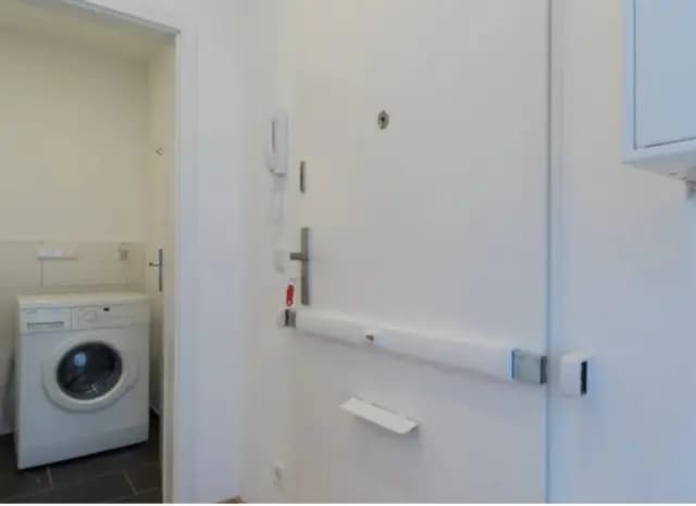 Cute studio with balcony close to Tiergarten train station