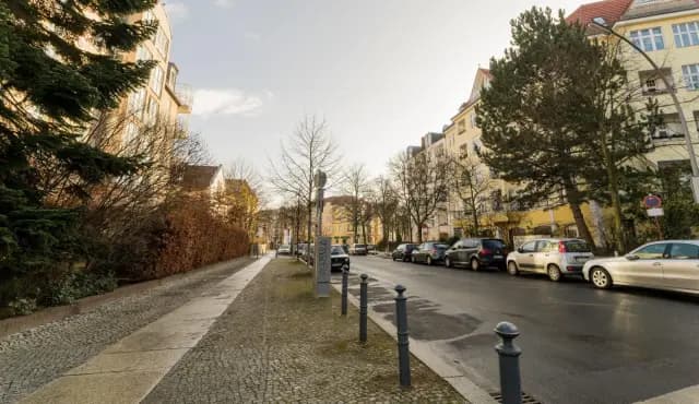 studio near Kreuznacher Straße image 3