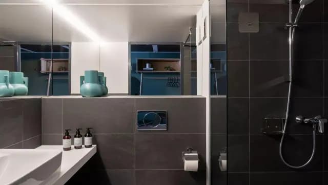 Modern studio inclusive of outdoor pool, co-working and gym in Munich Obersendling