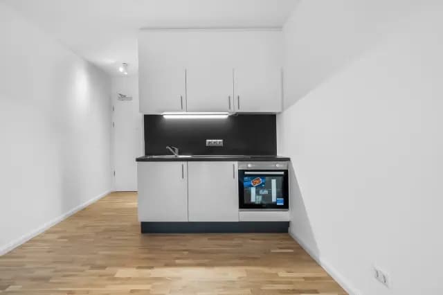 Unfurnished studio in Lichtenberg