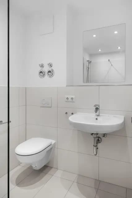 Unfurnished studio in Lichtenberg
