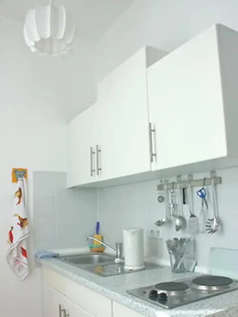 Compact and bright studio in Friedrichshain