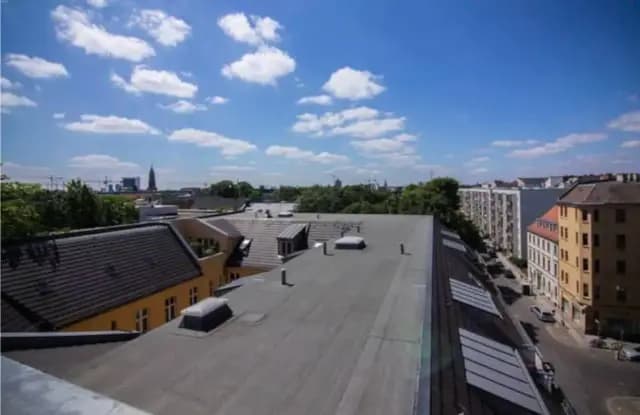 studio in Mitte image 5