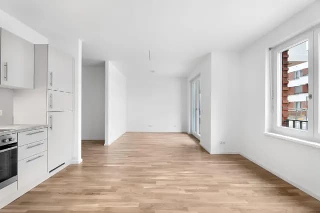 Unfurnished studio in residential Lichtenberg