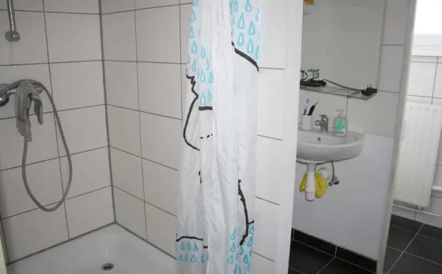 Zimmer in der Hauptstrasse B