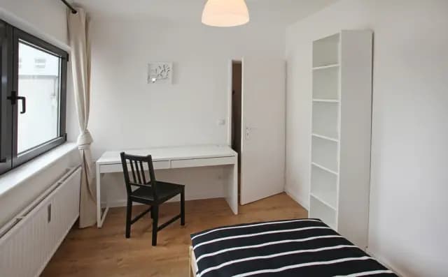 Zimmer in der Otto-Suhr-Allee