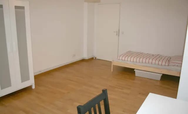 Neue Hochstrasse 19DE-01-122M