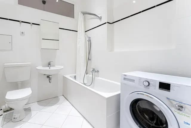 Ample studio in well-linked Prenzlauer Berg