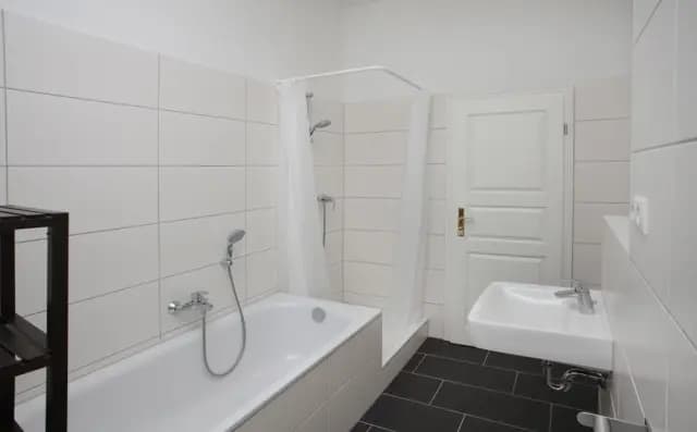 Baenschstrasse 70DE-01-242M