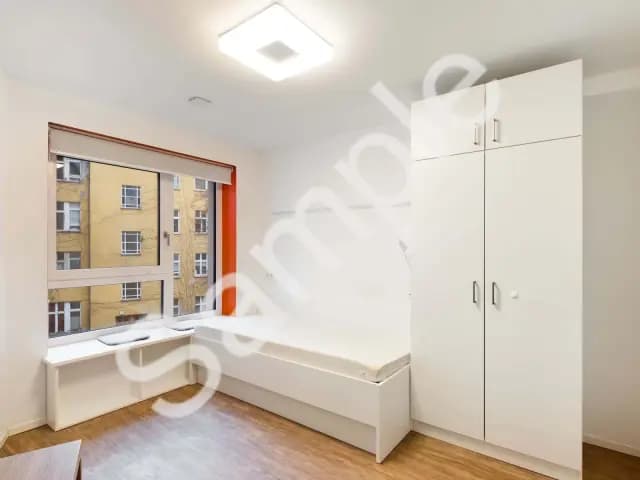 STUDENTS ONLY - Fully furnished private room in a 2 people shared apartment