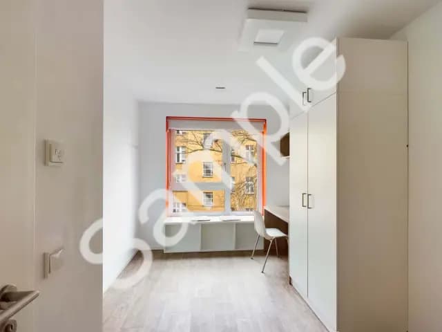 STUDENTS ONLY - Fully furnished private room in a 3 people shared apartment