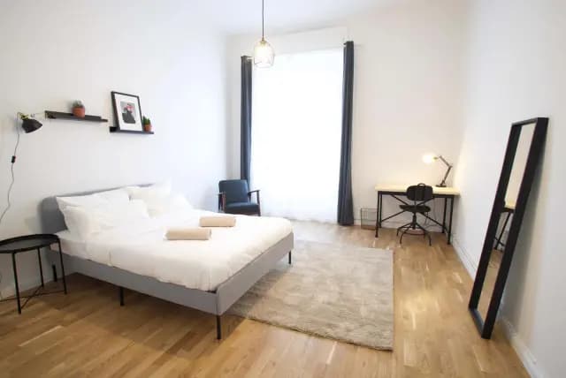 Pflugerstrasse 76DE-01-060-001H