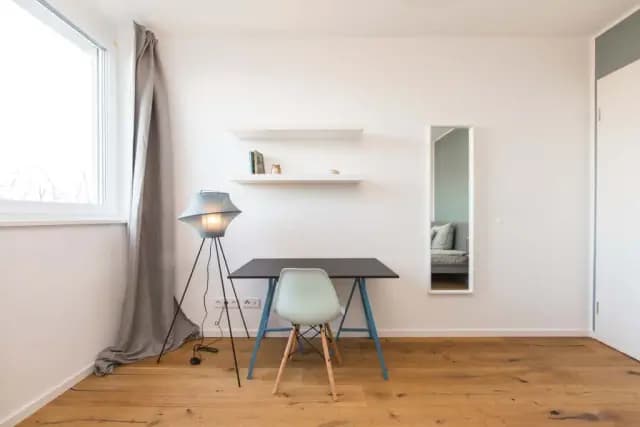 Zimmer in der Nazarethkirchstrasse 51 (Aufgang E)