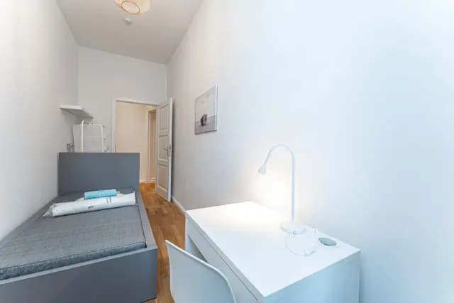 BORNHOLMER STR. 85 - 3  VH 3. OG rechts (Pyur) - 1311