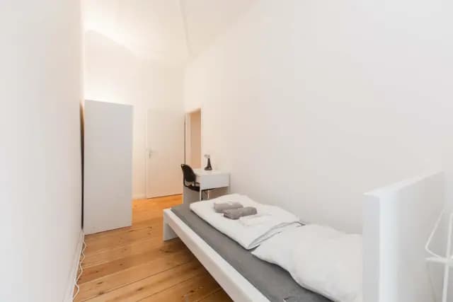 BIEBRICHER STR. 15 - VH 4. OG links (Gigacube)