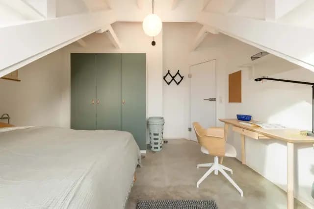 Room 2 Mighty
