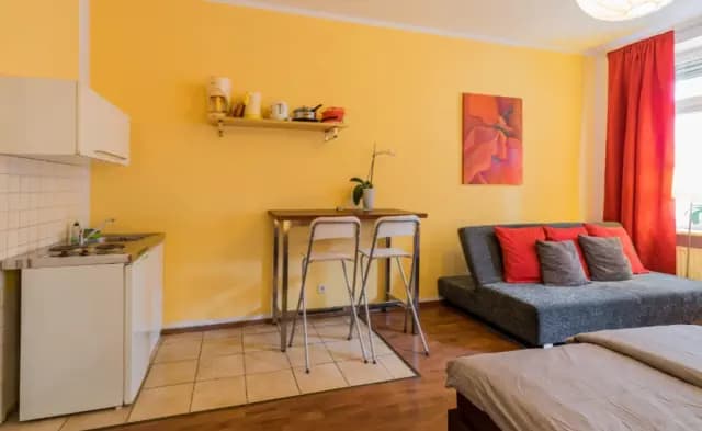 Colourful studio in Prenzlauer Berg