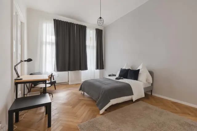 Flughafenstrasse 9DE-01-274-001