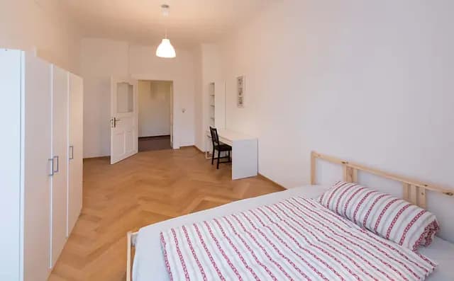 Kapuzinerstrasse 35DE-02-040M