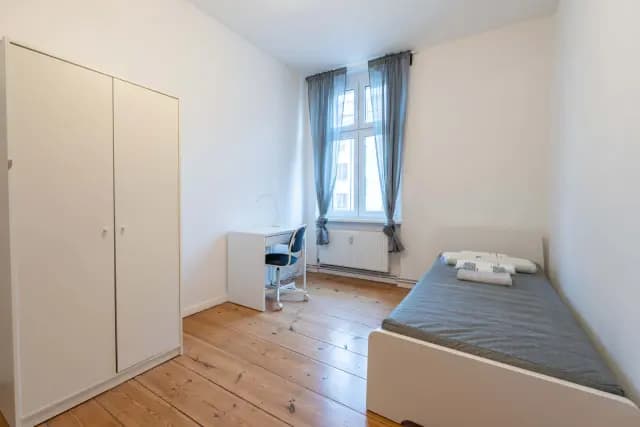 BOXHAGENER STR. 49 -  VH 3. OG mitte rechts (Gigacube) - 1410