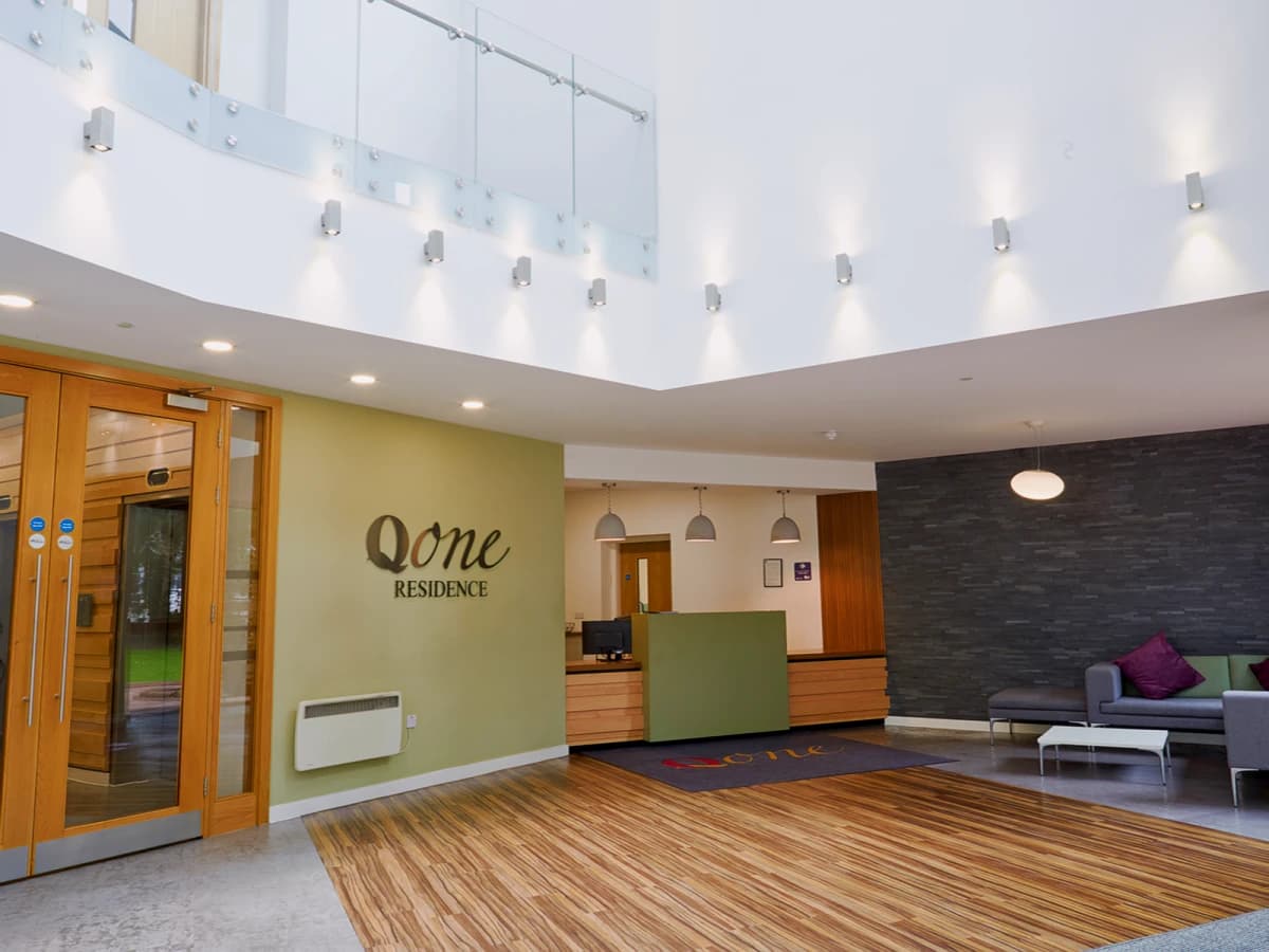 Q One Residence image