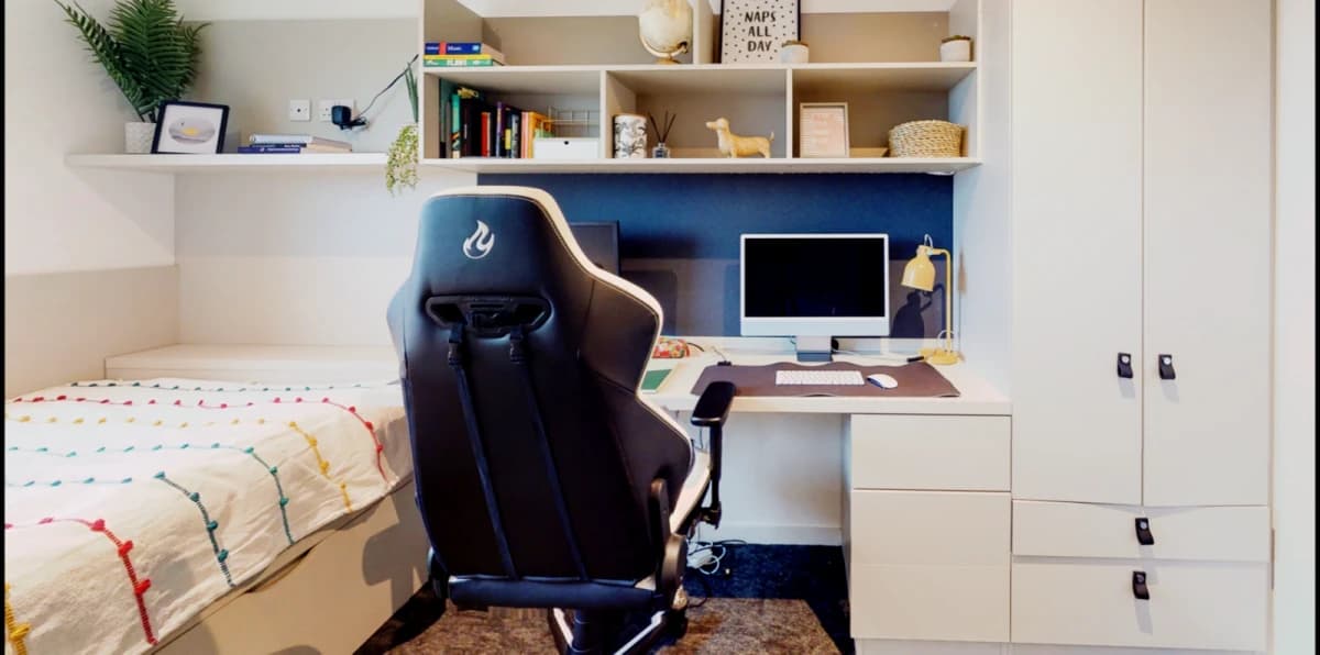 Canvas Manchester image