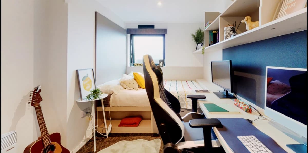 Canvas Manchester image