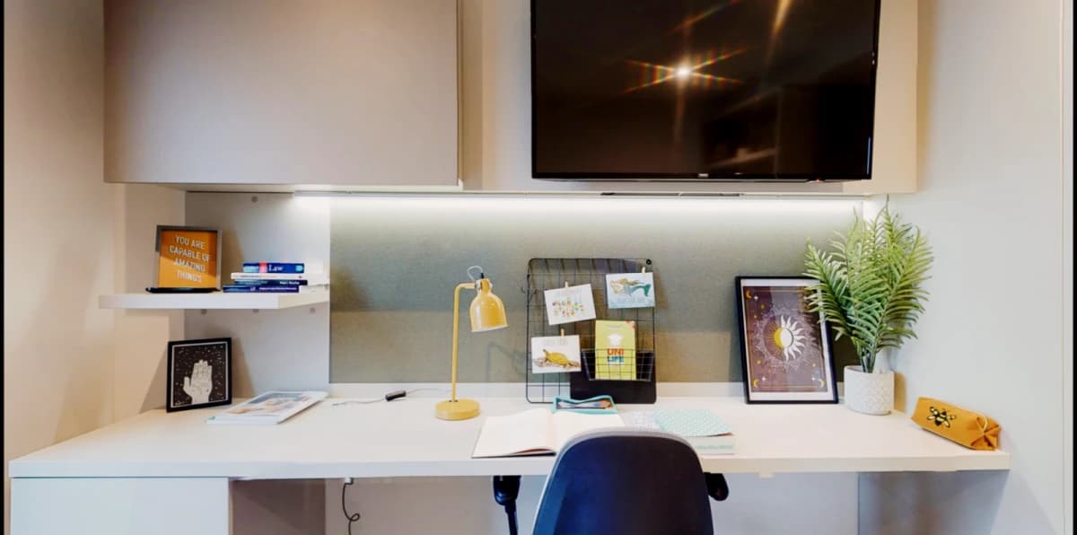 Canvas Manchester image